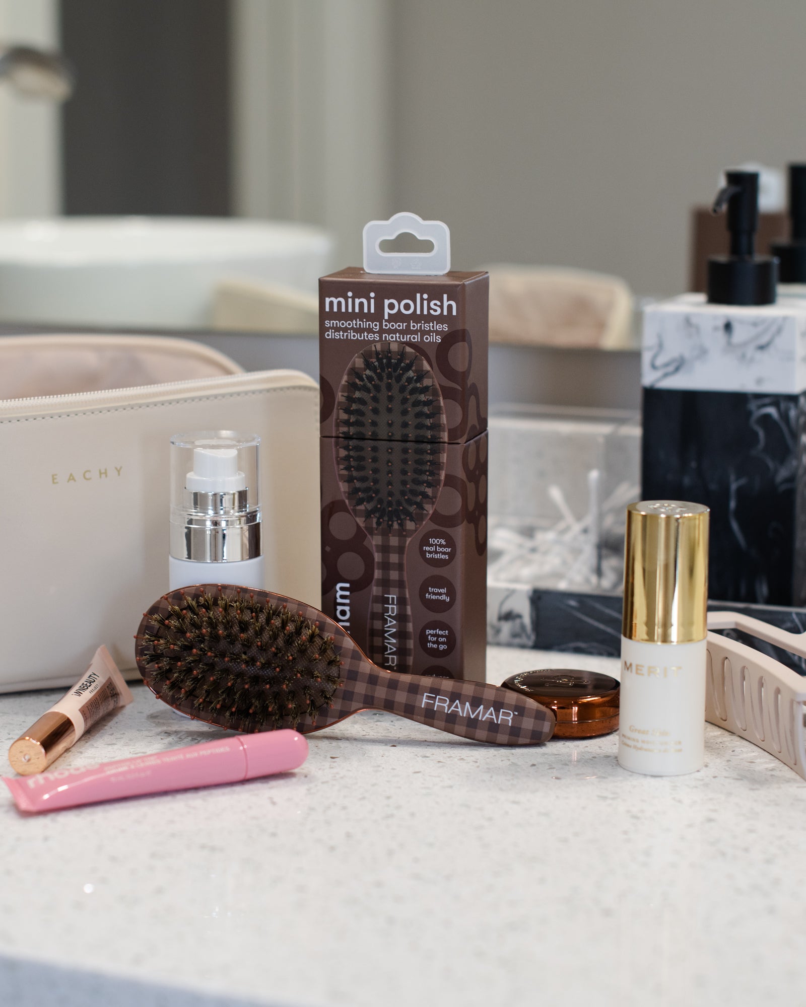 framar-mini-polish-brush-chocolate-gingham-spazzola-compatta-cinghiale-nylon image 3