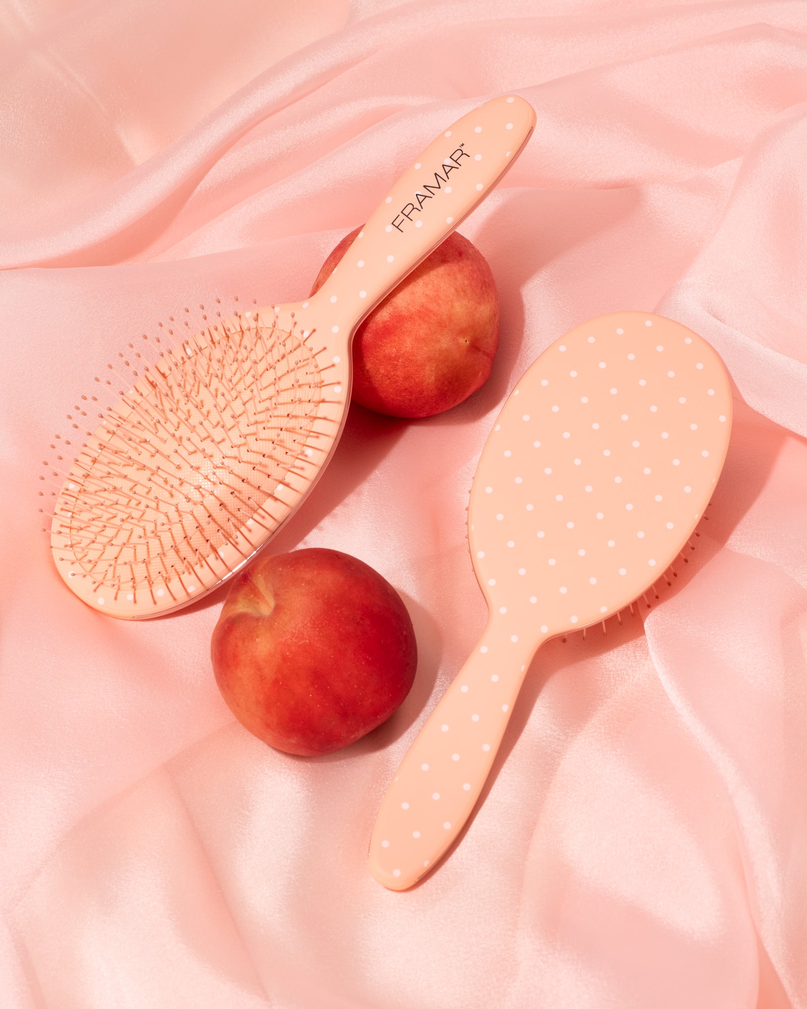 framar-peach-please-dottie-spazzola-districante-a-pois-pesca image 4