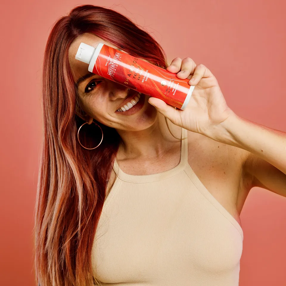 maternatura-shampoo-rosso-karkad-tonalizzante-capelli-rossi image 1