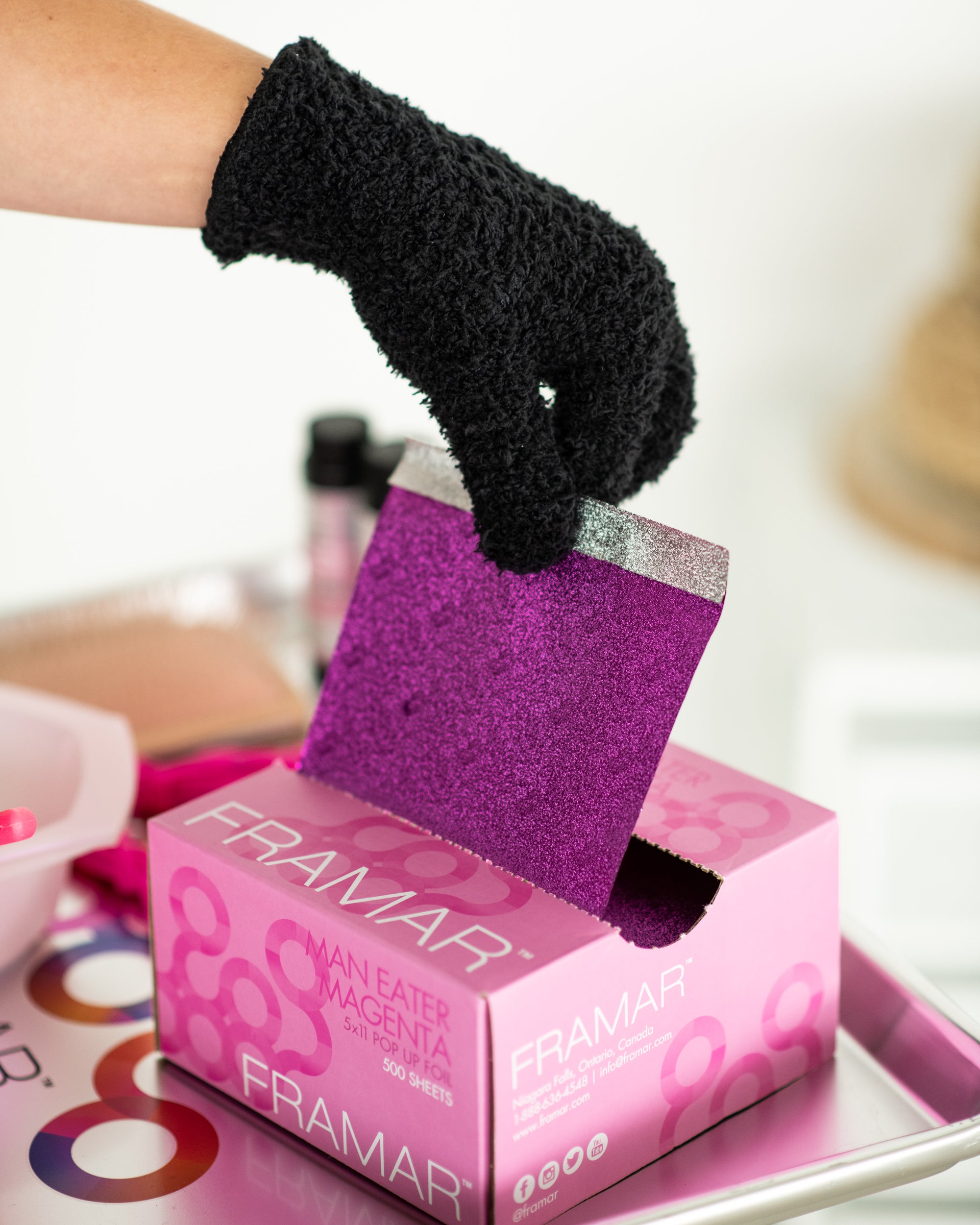 framar-bleach-blenders-guanti-spugna-confezione-da-2-nero-e-rosa image 7