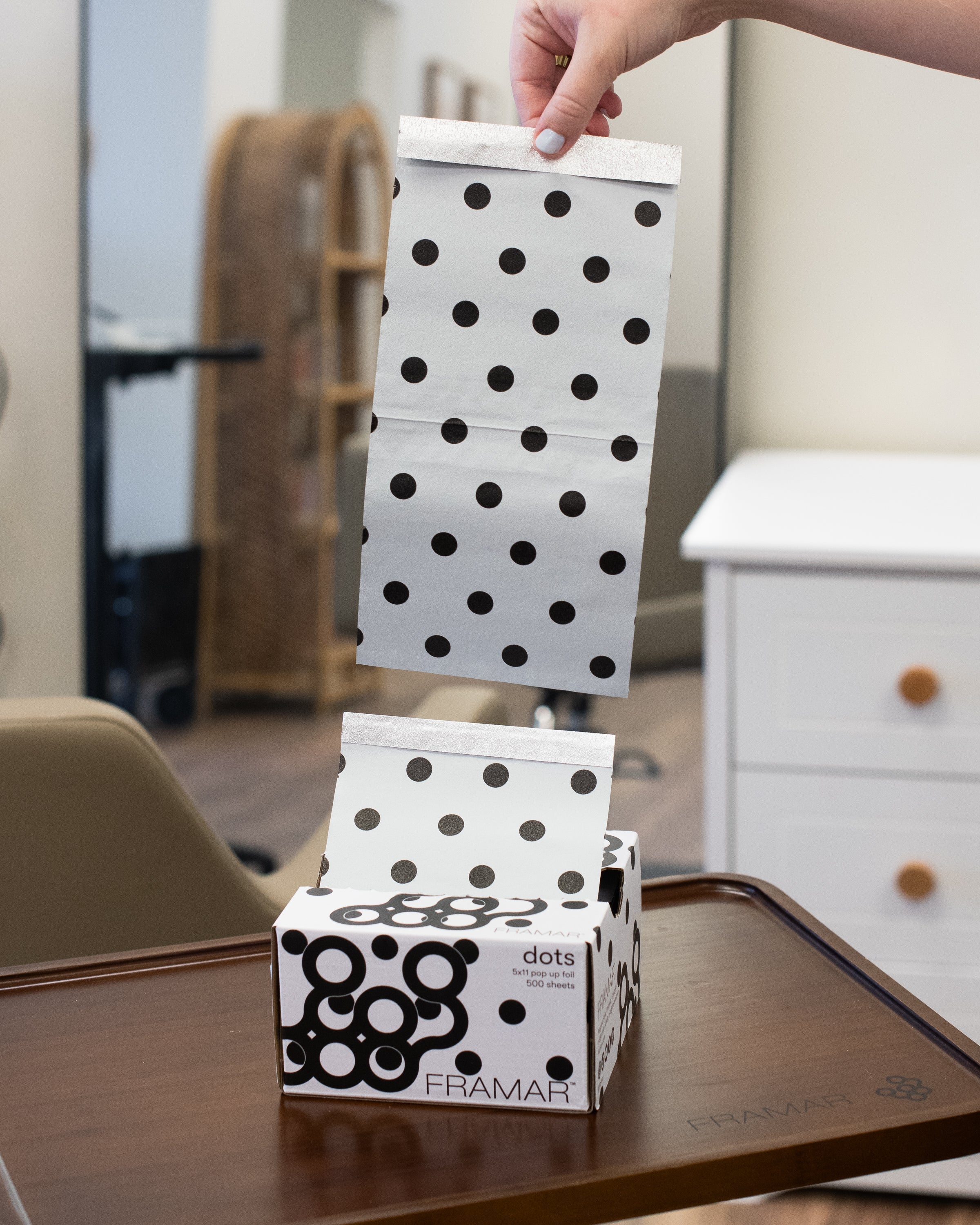 framar-5x11-pop-up-foil-black-white-dots image 4