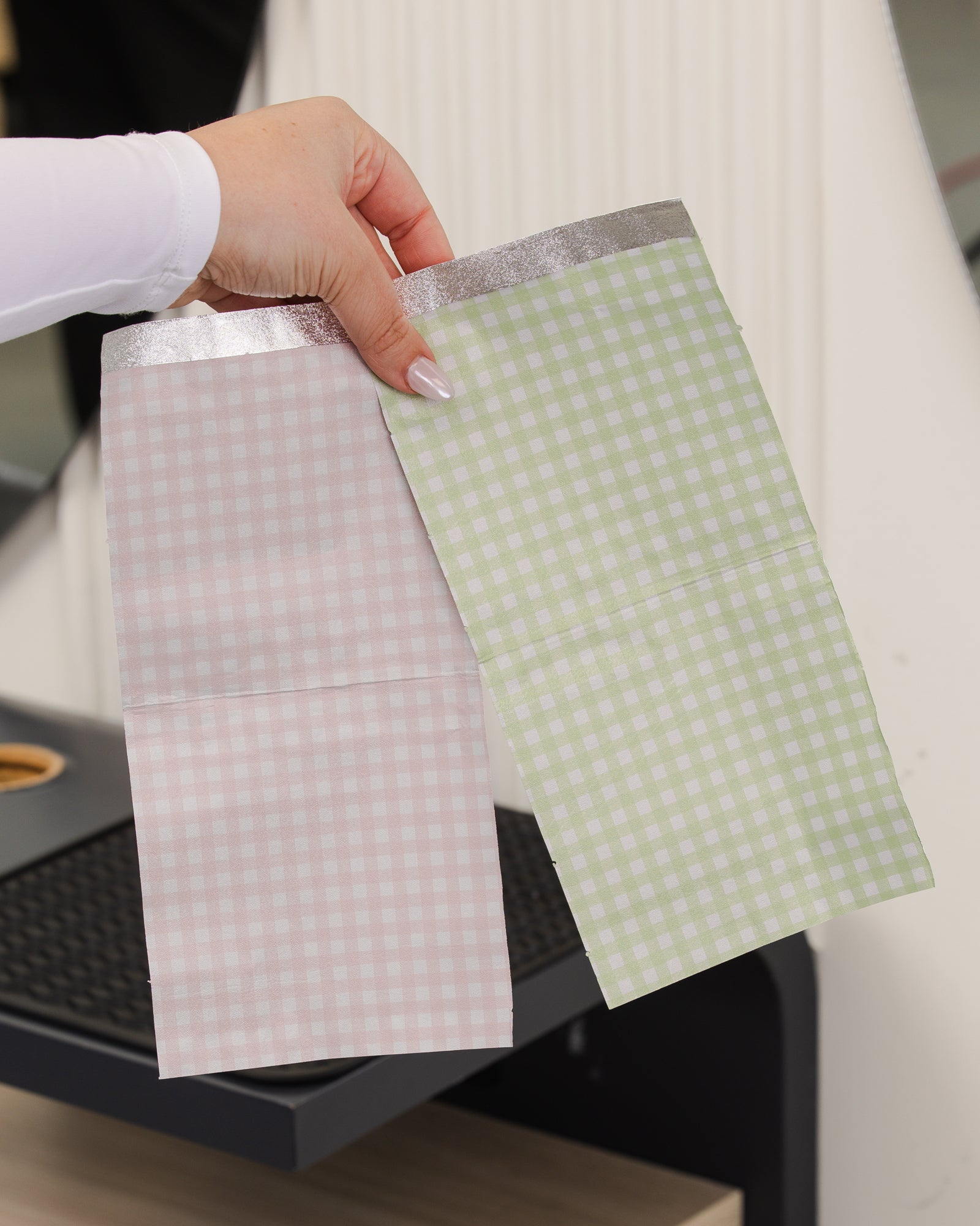 framar-pink-green-gingham-switch-pop-up-foil-5x11-500-fogli image 5