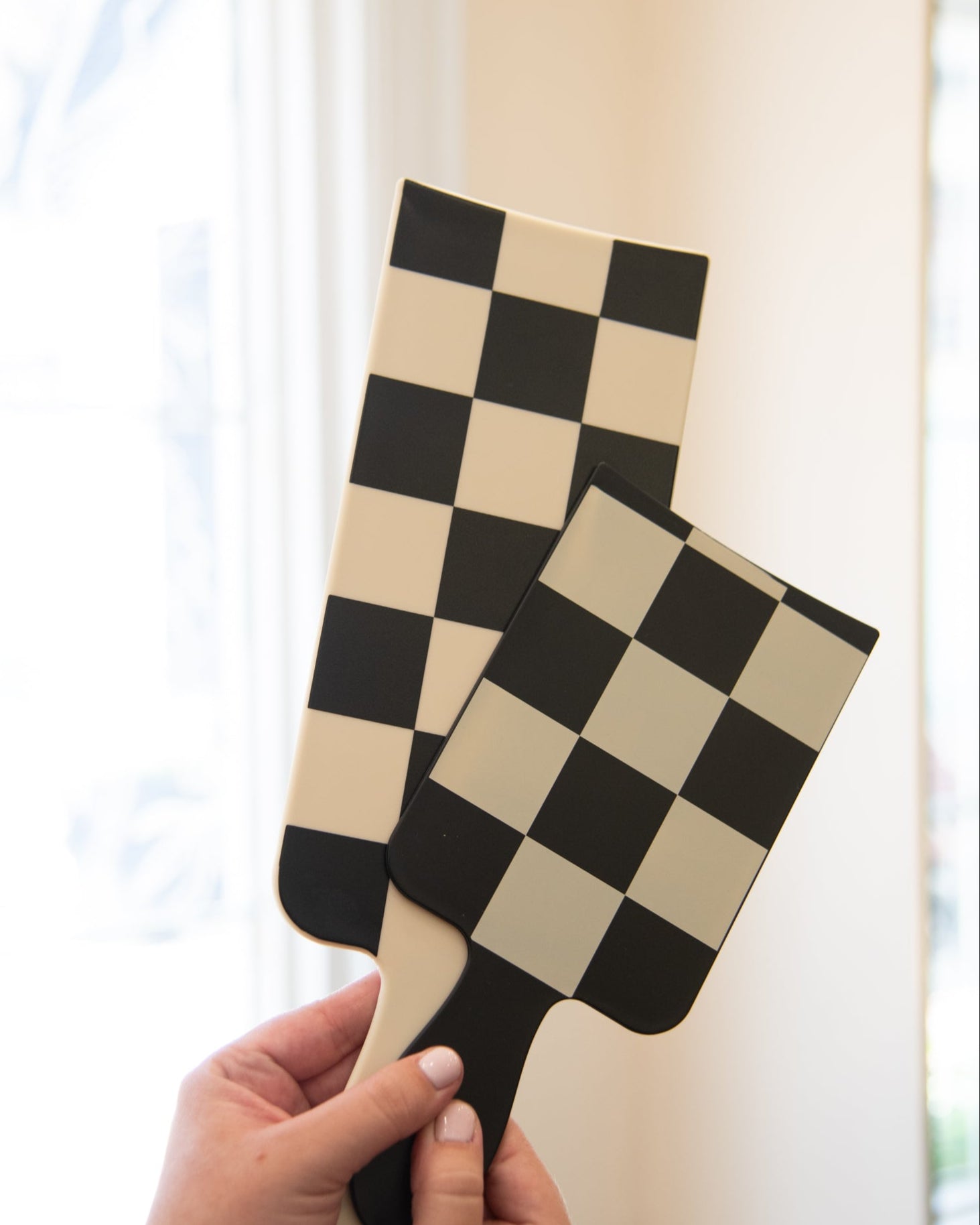 framar-black-and-cream-checked-out-paddle-pack-set-2-palette-per-meches image 4