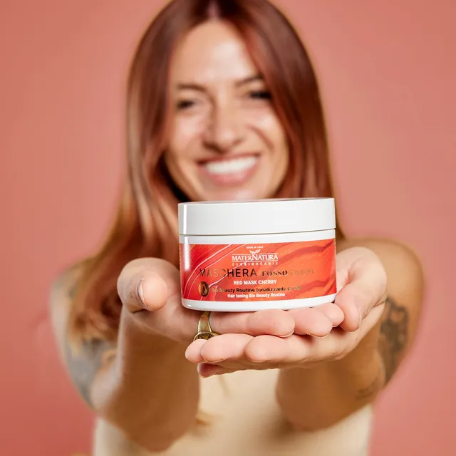maternatura-maschera-tonalizzante-rosso-ciliegia-per-capelli-decolorati image 1