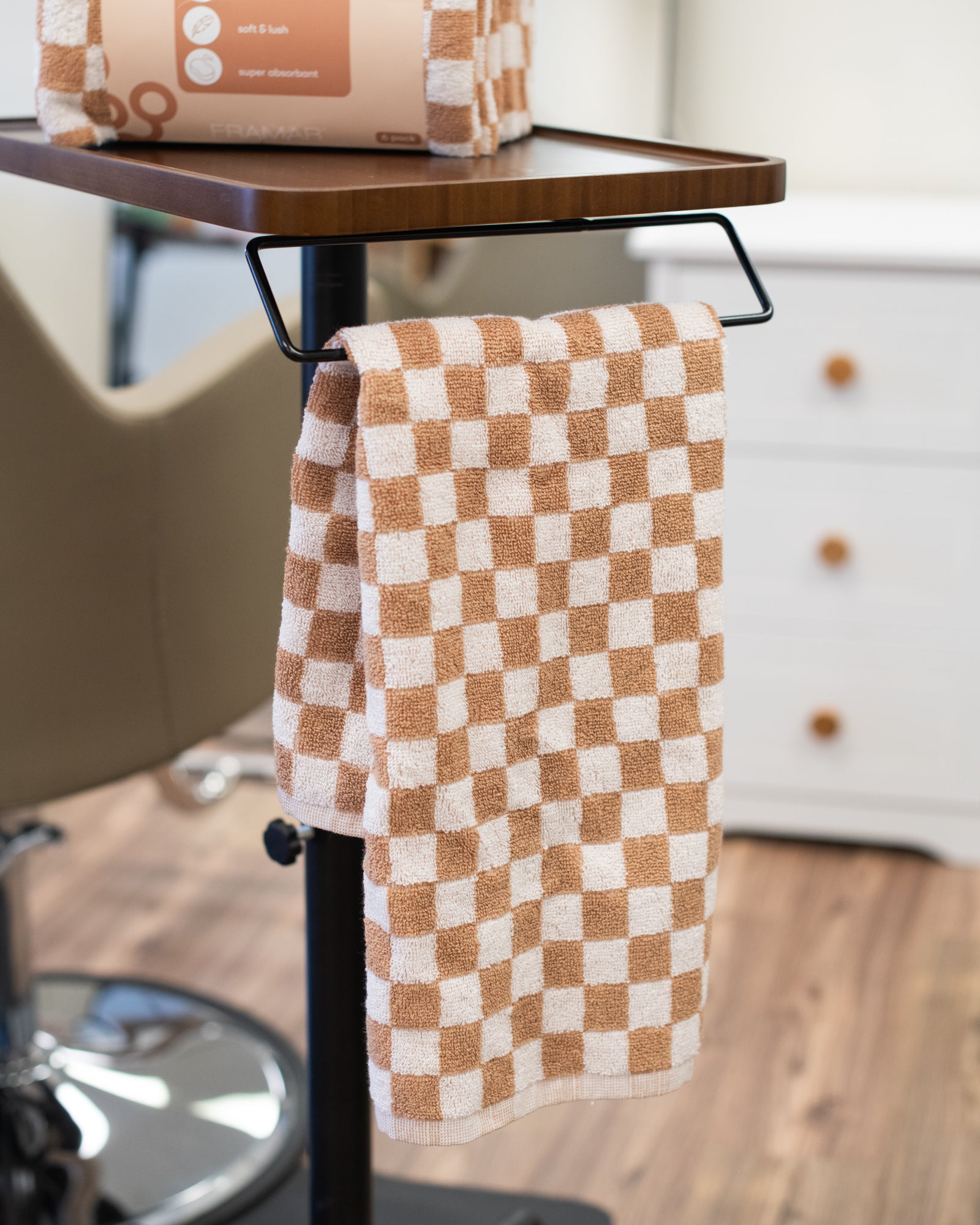 framar-checked-out-salon-towels-beige-white-set-6-asciugamani-100-cotone image 3