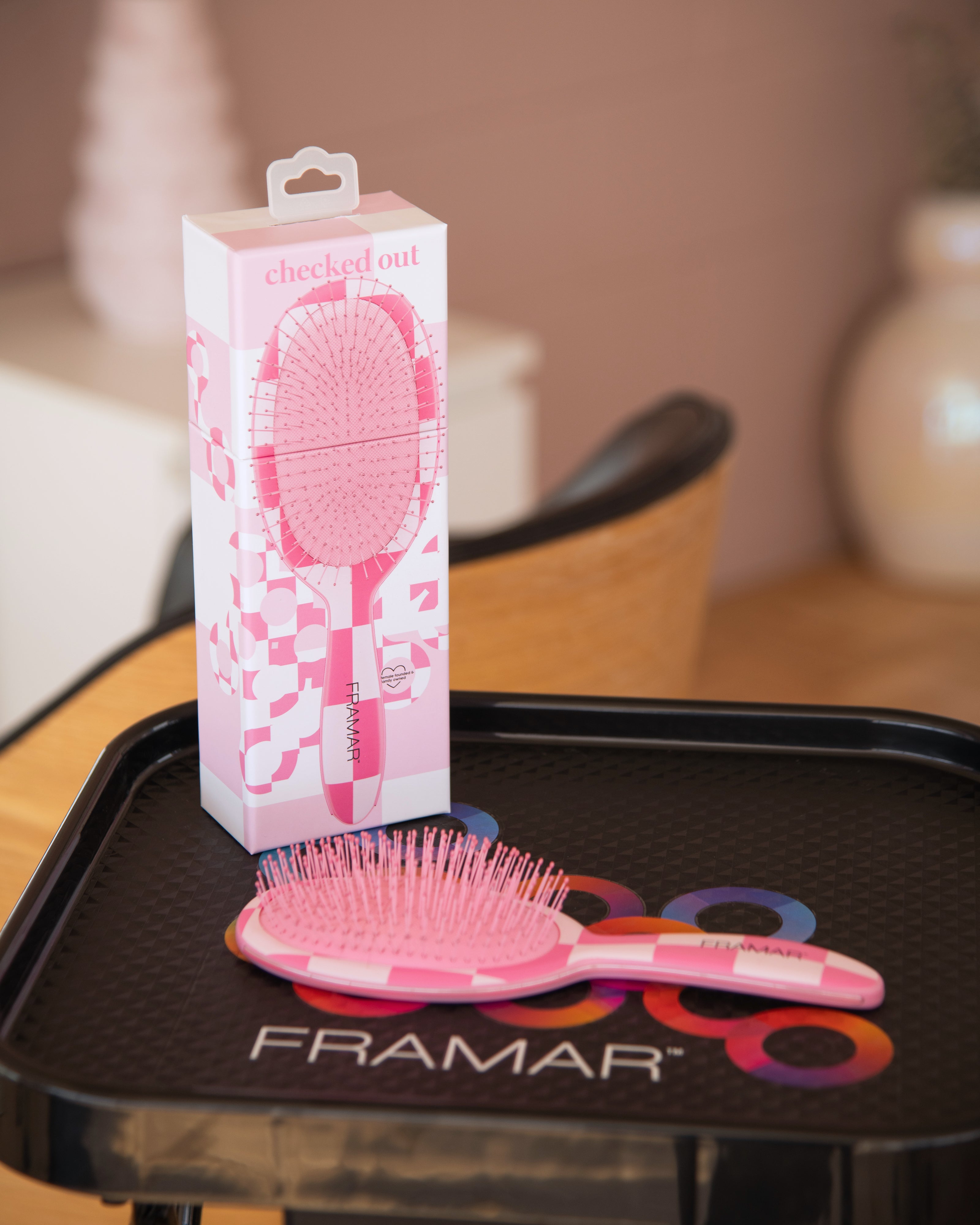 framar-checked-out-pink-detangle-brush-spazzola-districante-quadretti image 4